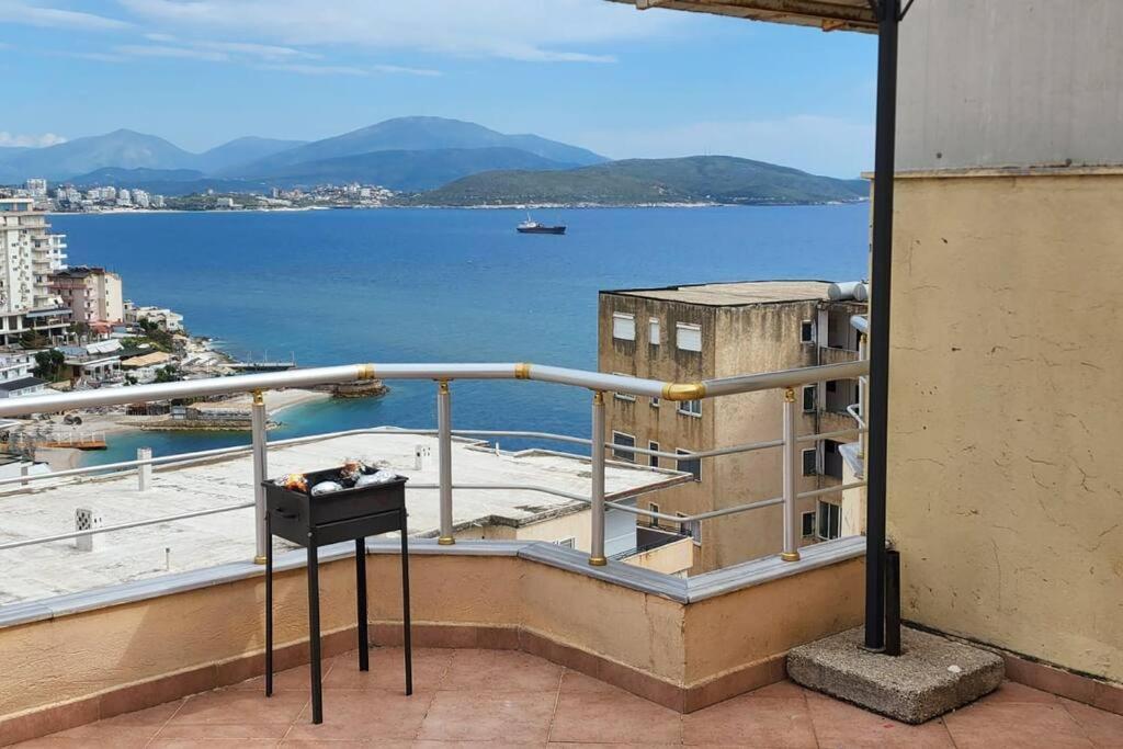 Glen'S Rooftop Sarande Bagian luar foto
