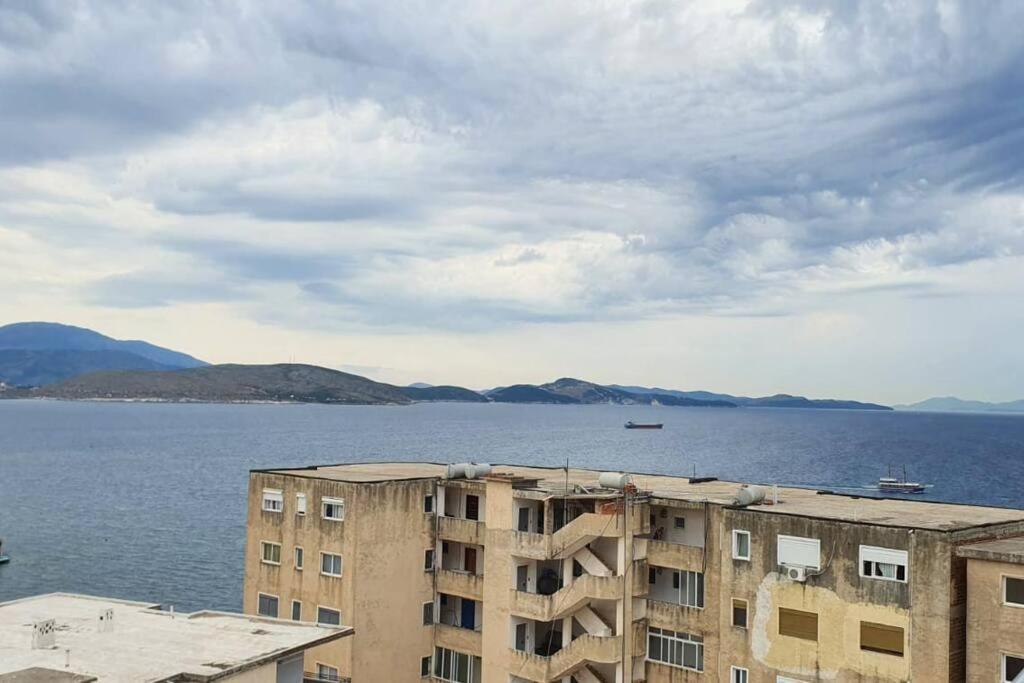 Glen'S Rooftop Sarande Bagian luar foto