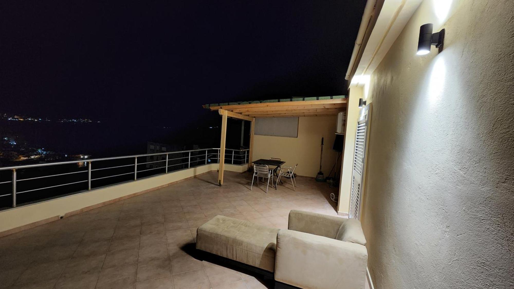 Glen'S Rooftop Sarande Bagian luar foto
