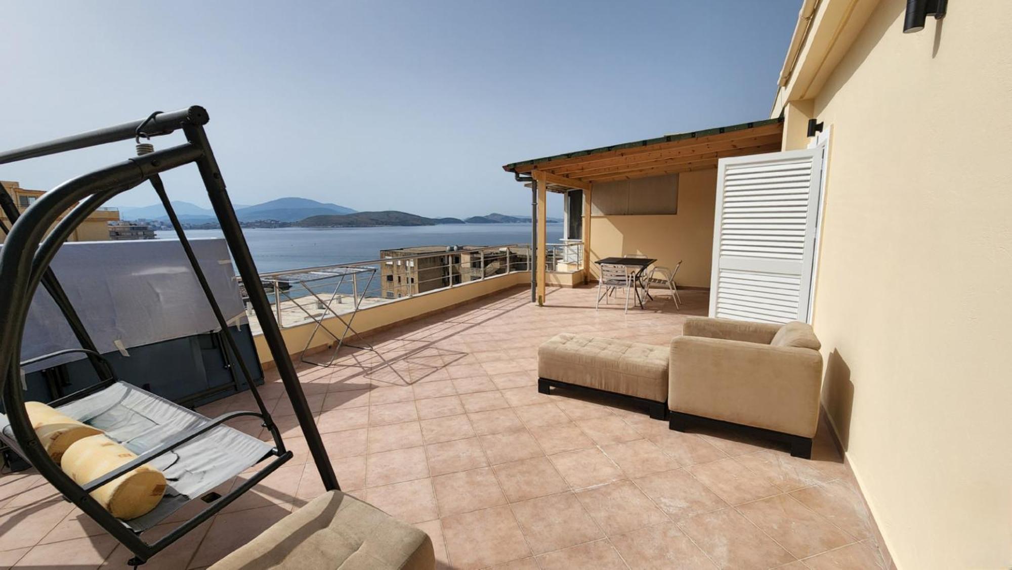 Glen'S Rooftop Sarande Bagian luar foto